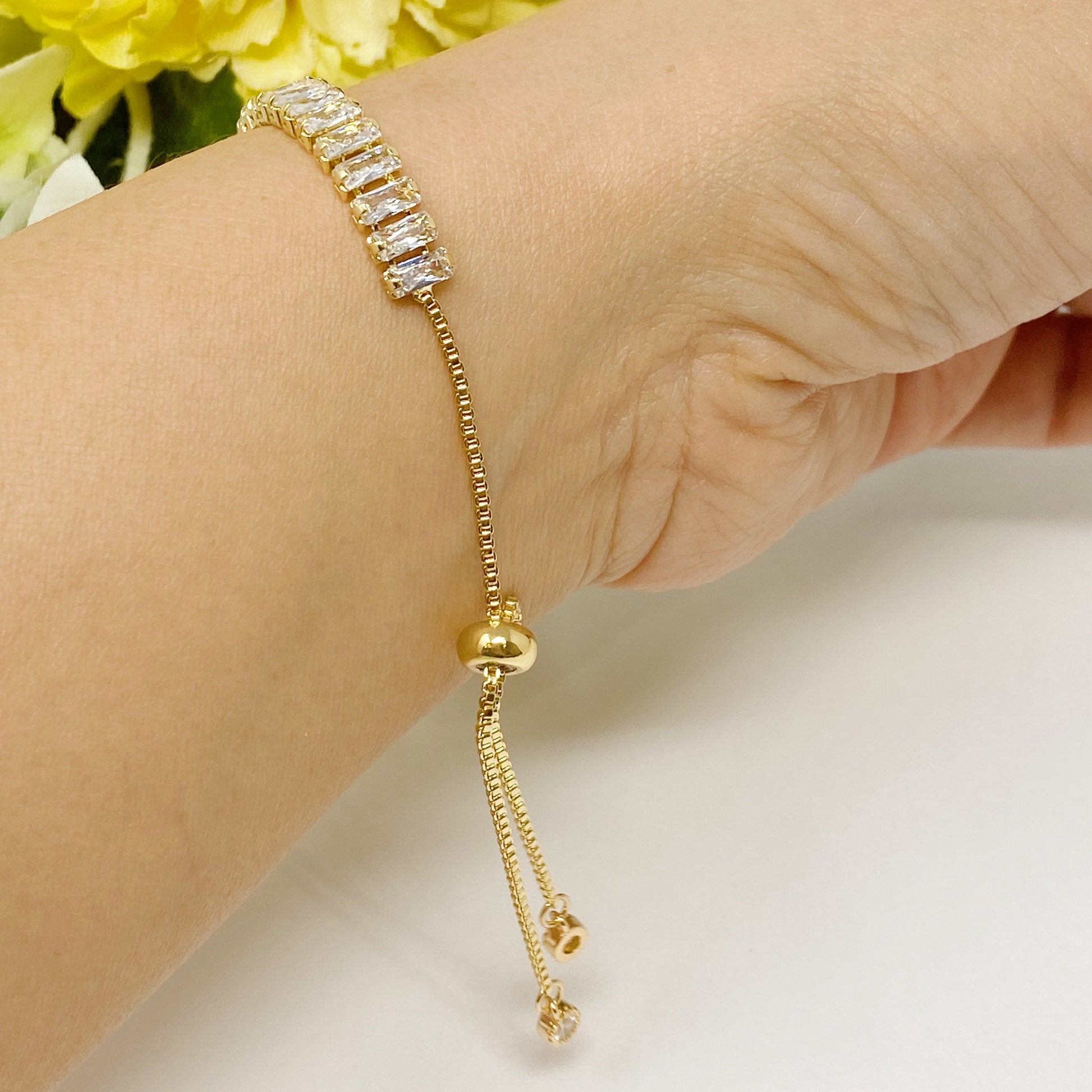 Radiant Elegance Bracelet - Shine with Style!