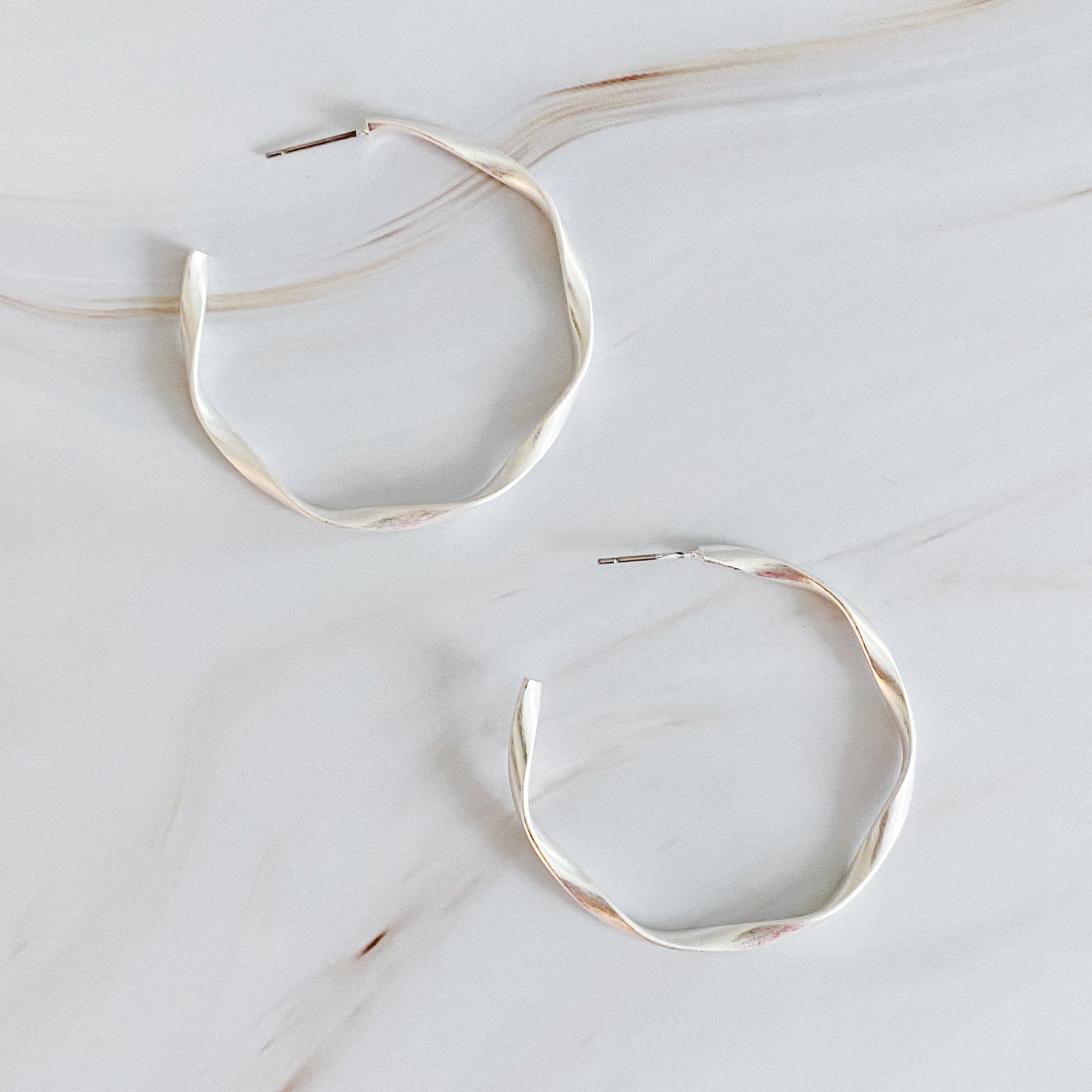 Sleek and Stylish Gentle Wave Hoop Earrings for Effortless Elegance