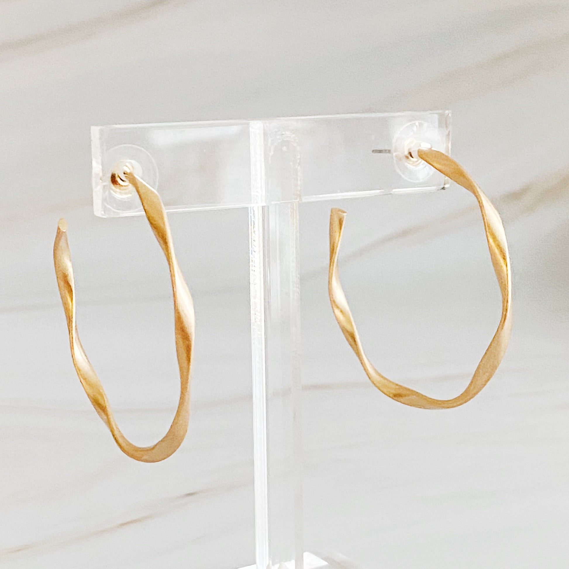 Sleek and Stylish Gentle Wave Hoop Earrings for Effortless Elegance