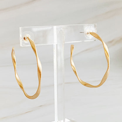 Sleek and Stylish Gentle Wave Hoop Earrings for Effortless Elegance