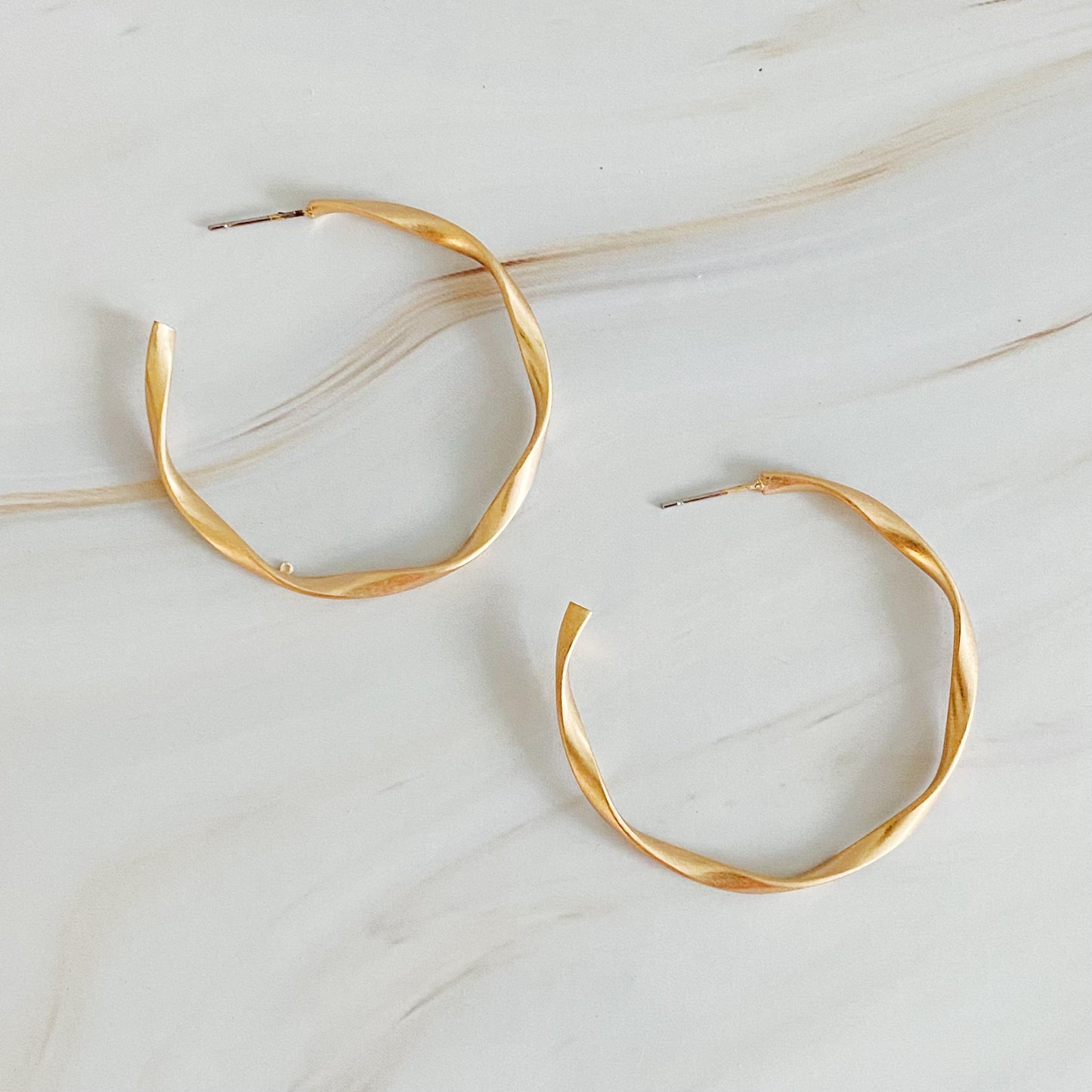 Sleek and Stylish Gentle Wave Hoop Earrings for Effortless Elegance