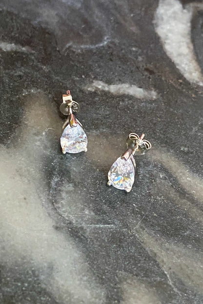 Dazzling Sterling Silver Teardrop Stud Earrings with Sparkling 5A Cubic Zirconia